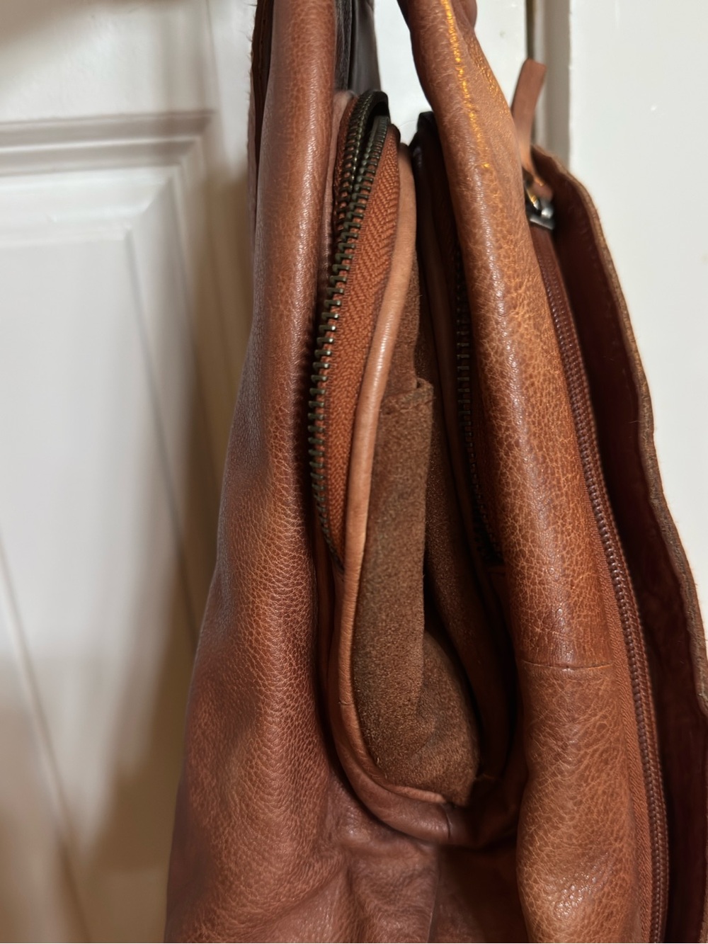 We The Free Free People SohoConvertible Sling Bag $128 EXCELLENT condition - Picture 9 of 13